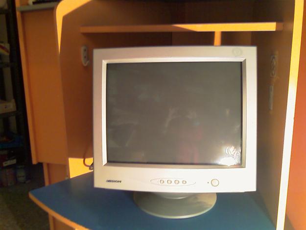 VENDO 6 MONITORES CTR (No planos) DE 17´´.