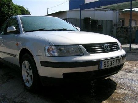 VOLKSWAGEN PASSAT 1.9 AUTOMATICO TDI 90 - Murcia