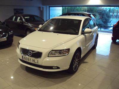 Volvo s40 drive drive momentum