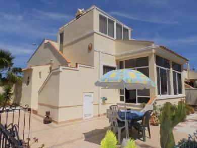 Chalet con 2 dormitorios se vende en Playa Flamenca, Costa Blanca