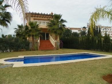 Chalet con 4 dormitorios se vende en Mijas Costa, Costa del Sol