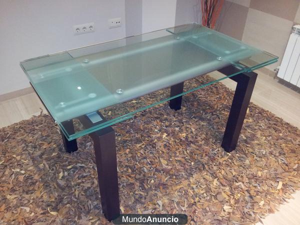 SE VENDE MESA DE COMEDOR DE CRISTAL