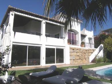 Chalet con 4 dormitorios se vende en Benalmadena Costa, Costa del Sol