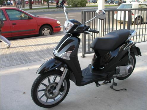 piaggio liberty 125 rst negra