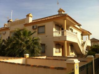 Apartamento en villa : 4/4 personas - piscina - torrevieja  alicante (provincia de)  comunidad valenciana  espana