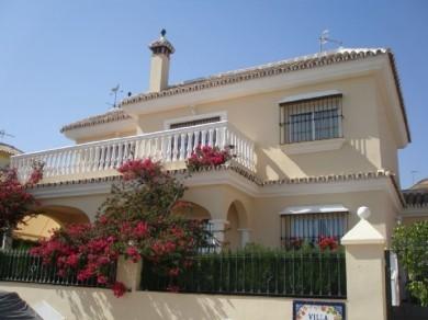 Chalet con 3 dormitorios se vende en Mijas Costa, Costa del Sol