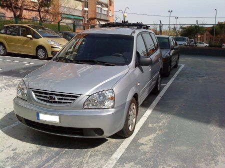 KIA CARENS 1.6 LX - MADRID