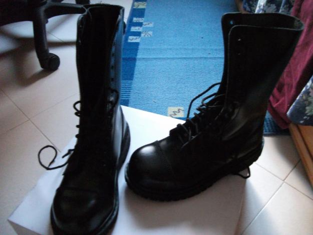 VENDO BOTAS MILITARES