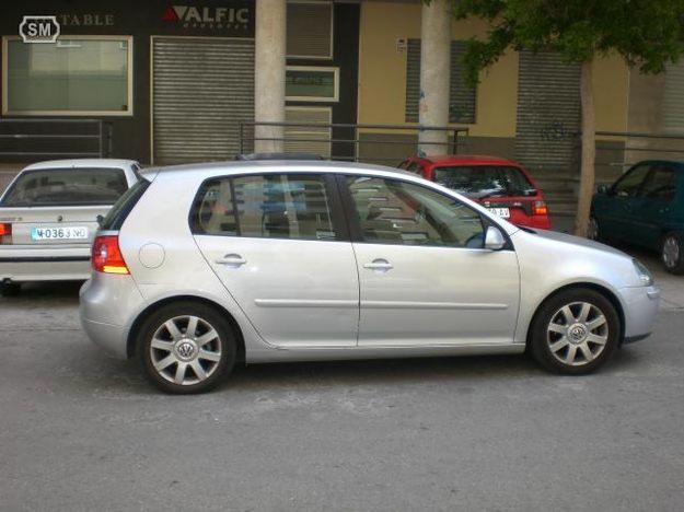 Volkswagen GOLF V 1.9 TDI Sportline