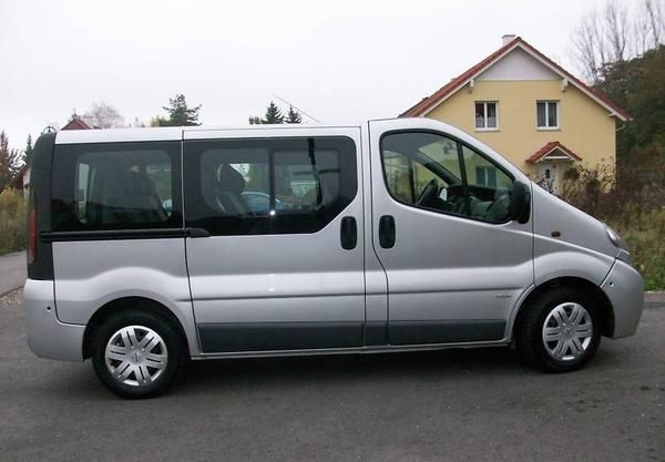 Opel Vivaro 1.9 Di Ablagen-Paket