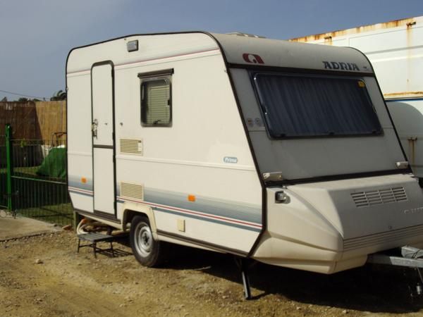 SE VENDE CARAVANA ADRIA 4 PLAZAS