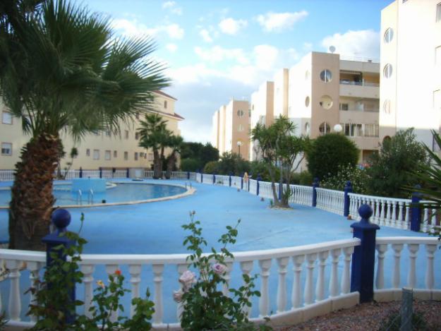 Apartamento, 2 dormitorios piscina y parking