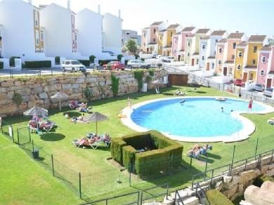 Apartamento con 3 dormitorios se vende en Casares Costa, Costa del Sol