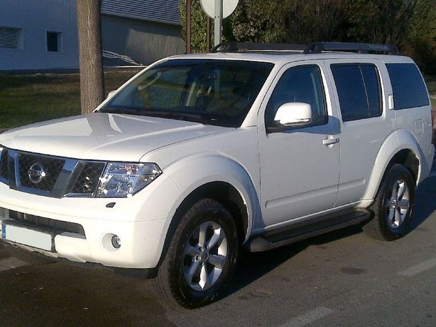 NISSAN Pathfinder LE 2.5 DCI AUTOMATIC