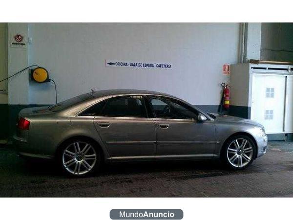 Audi A8 3.0TDI****Slin e, NAVI, 12 me