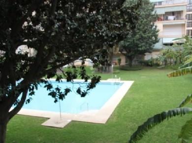 Apartamento con 3 dormitorios se vende en Marbella, Costa del Sol