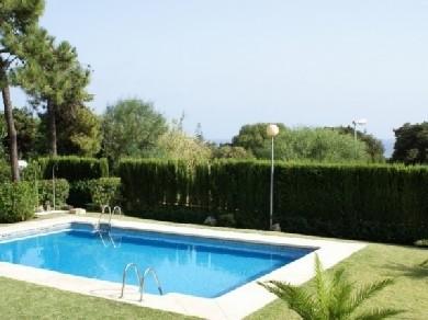 Apartamento con 2 dormitorios se vende en Marbella, Costa del Sol