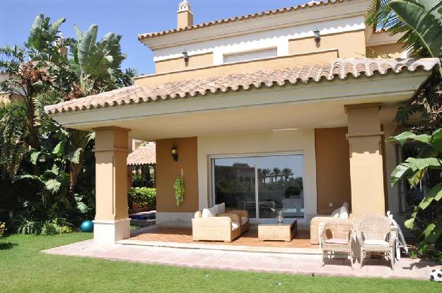 Villas a la venta en Santa Clara Costa del Sol