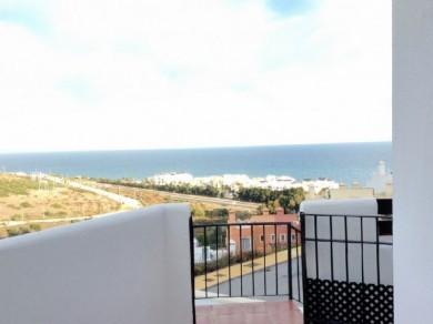 Apartamento con 2 dormitorios se vende en Casares Costa, Costa del Sol