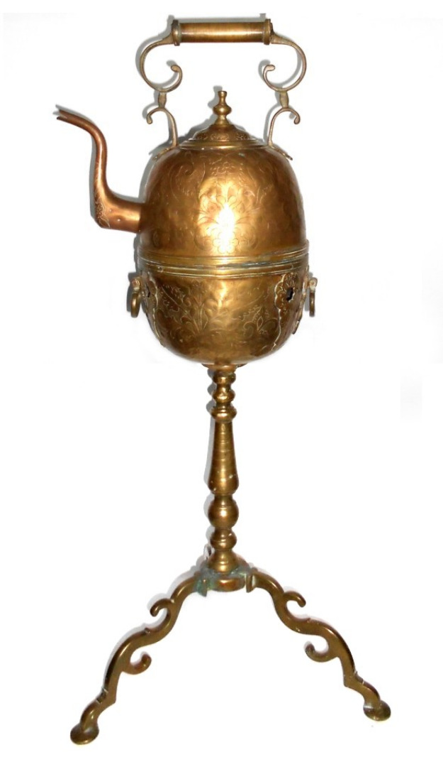 Tetera samovar antigua de bronce con infiernillo y soporte