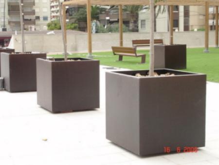 JARDINERAS EN ACERO CORTEN FABRICADAS EN VALENCIA