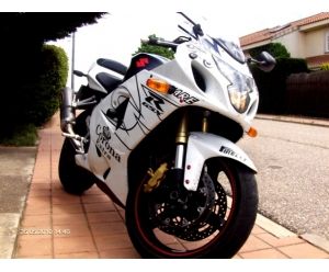 SUZUKI GSX R600