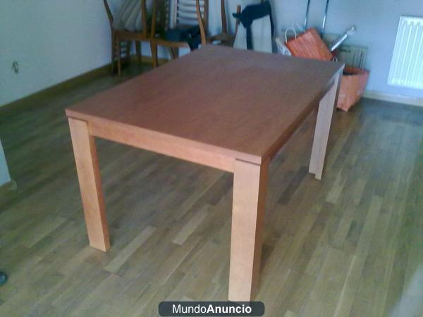 MESA DE COMEDOR Y 6 SILLAS