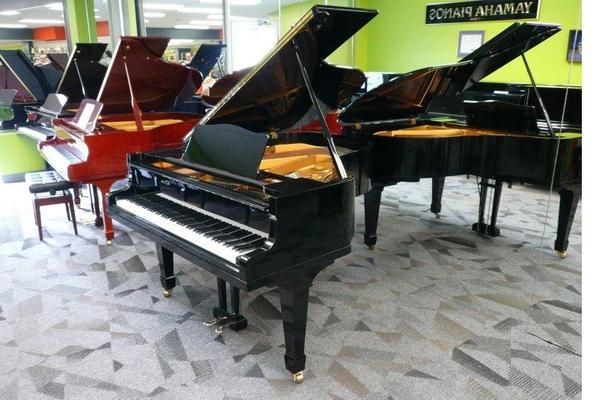 Vendo Piano de cola Yamaha G2 (170cm) Transporte incluido.