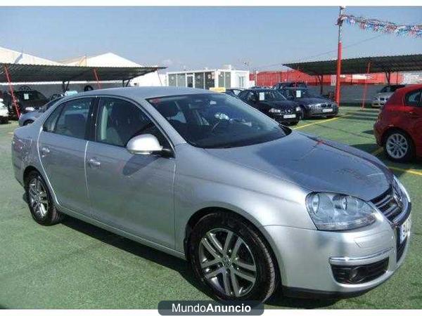 Volkswagen Jetta 2.0TDI Advance NACIONAL CON L