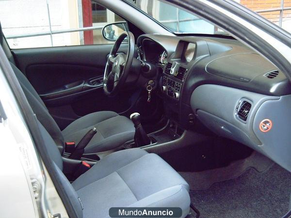 Nissan Almera 1.8  confort