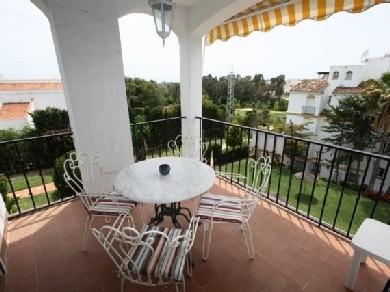 Apartamento con 2 dormitorios se vende en Estepona, Costa del Sol