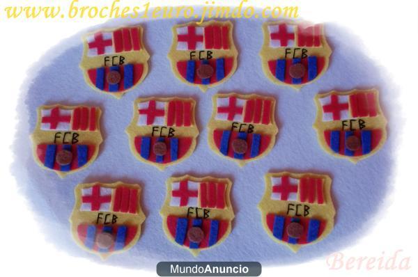 escudo del barza y madrid  en broches de fieltro