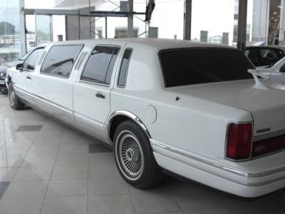 Lincoln Town Car limusina