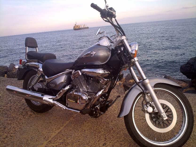 Suzuki intruder impecable !