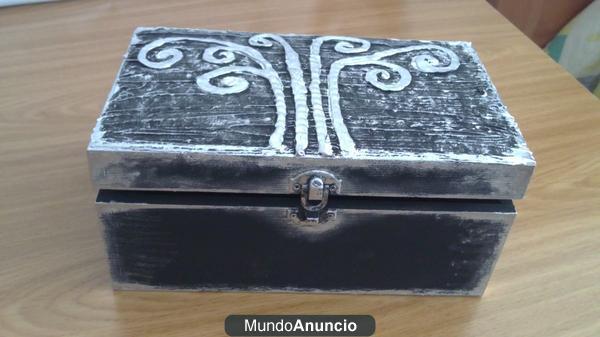 Vendo cuadros y cajas madera decoradas