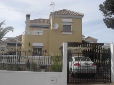 Chalet con 3 dormitorios se vende en San Miguel de Salinas, Vega Baja Torrevieja