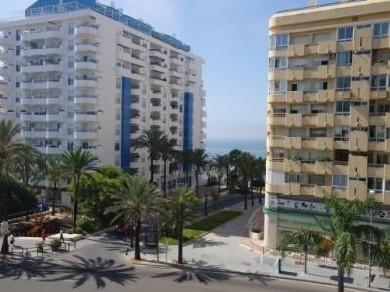 Apartamento con 3 dormitorios se vende en Marbella, Costa del Sol