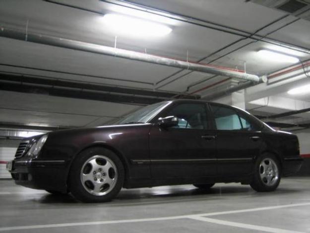 Venta de coche Mercedes E-320 CDI Avantgarden 197cv '00 en Madrid