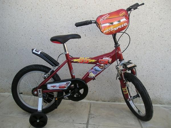 Bicicleta roja infantil CARS