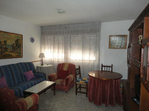 Piso en Alquiler. 3 Dormitorios. 105 m2. PISO EN PLENO CENTRO EN ALQUILER (480 EUROS/MES!!!).