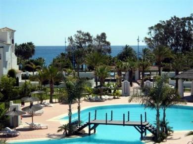 Apartamento con 2 dormitorios se vende en Marbella, Costa del Sol