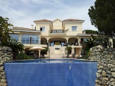 Chalet con 6 dormitorios se vende en Marbella, Costa del Sol