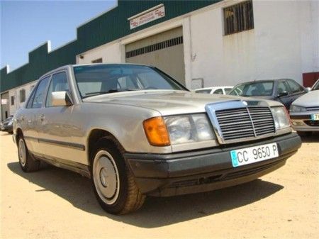 MERCEDES-BENZ 300 D - Badajoz