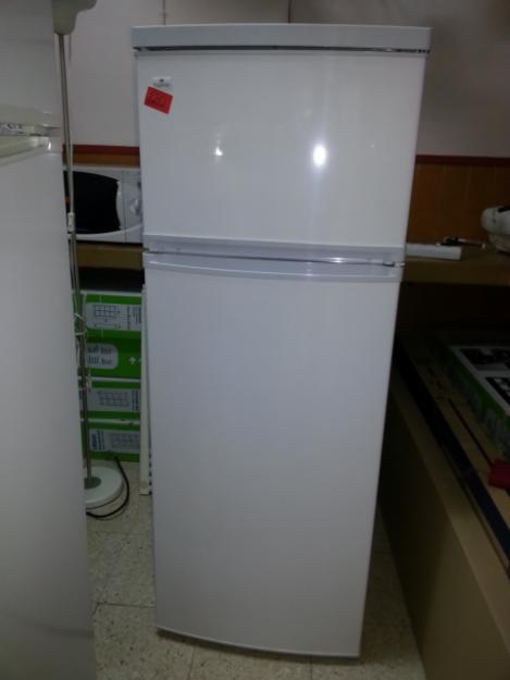 Se vende nevera home de carrefour