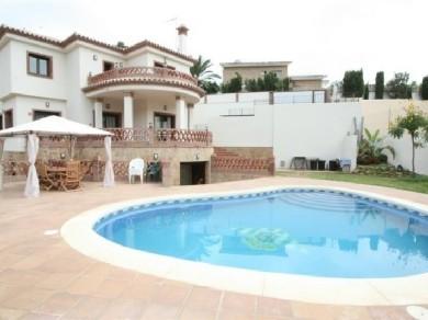 Chalet con 5 dormitorios se vende en Mijas Costa, Costa del Sol