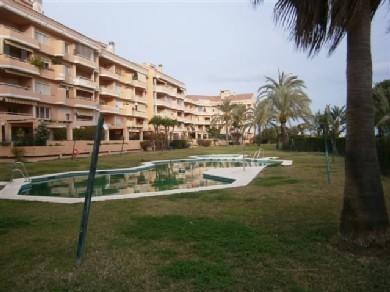 Apartamento con 3 dormitorios se vende en Estepona, Costa del Sol