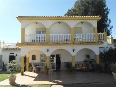 Chalet con 7 dormitorios se vende en Marbella, Costa del Sol