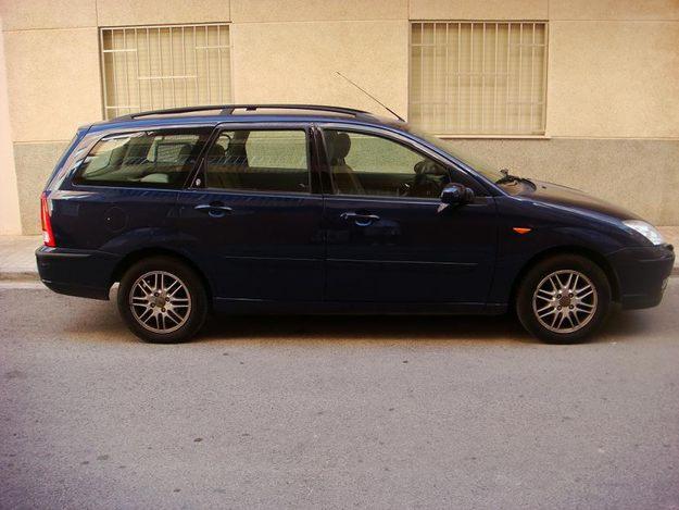 FORD FOCUS GHIA FAMILIAR