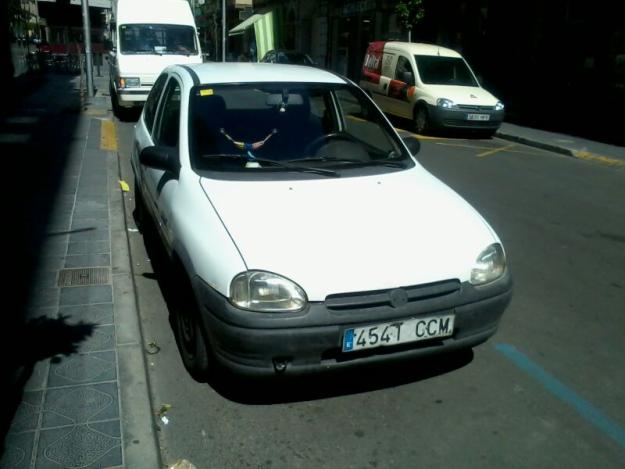 se vende Opel corsa corsa 1.4 SWING -93