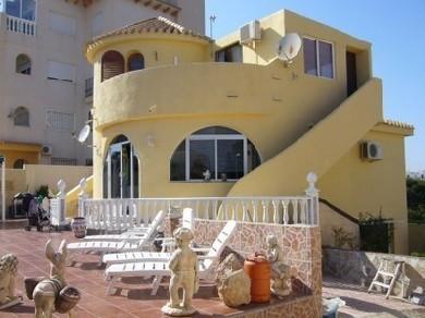 Chalet con 3 dormitorios se vende en La Zenia, Costa Blanca